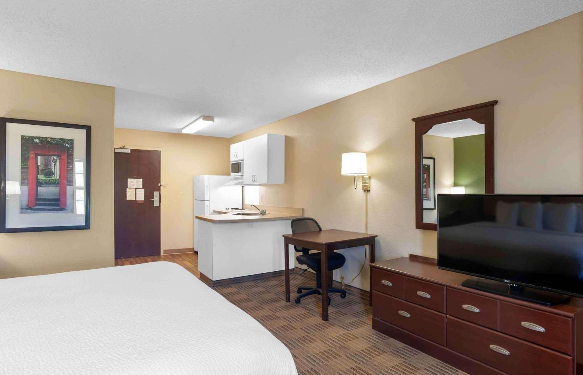 Extended Stay America Select Suites - Madison - Old Sauk Rd Екстер'єр фото