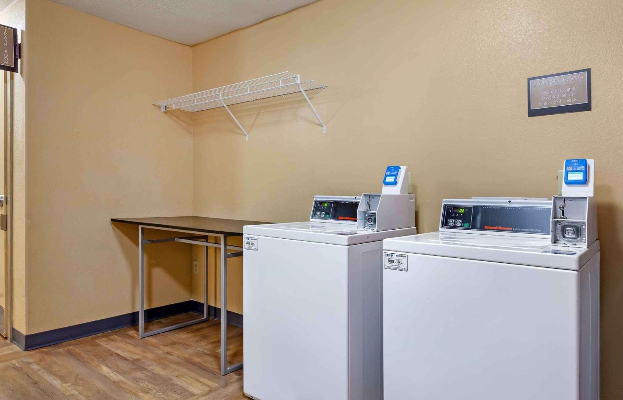 Extended Stay America Select Suites - Madison - Old Sauk Rd Екстер'єр фото