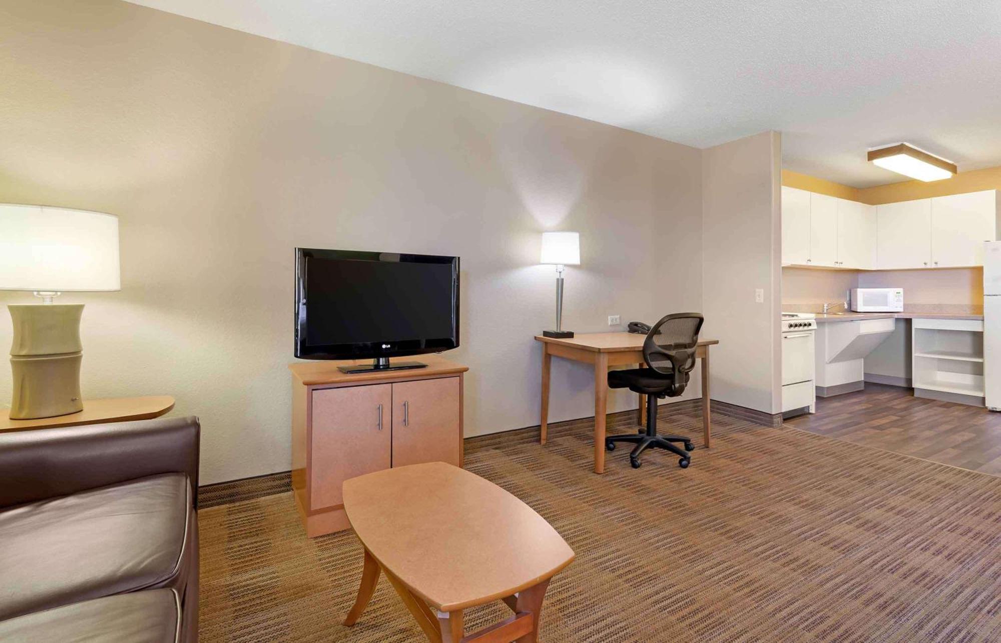Extended Stay America Select Suites - Madison - Old Sauk Rd Екстер'єр фото