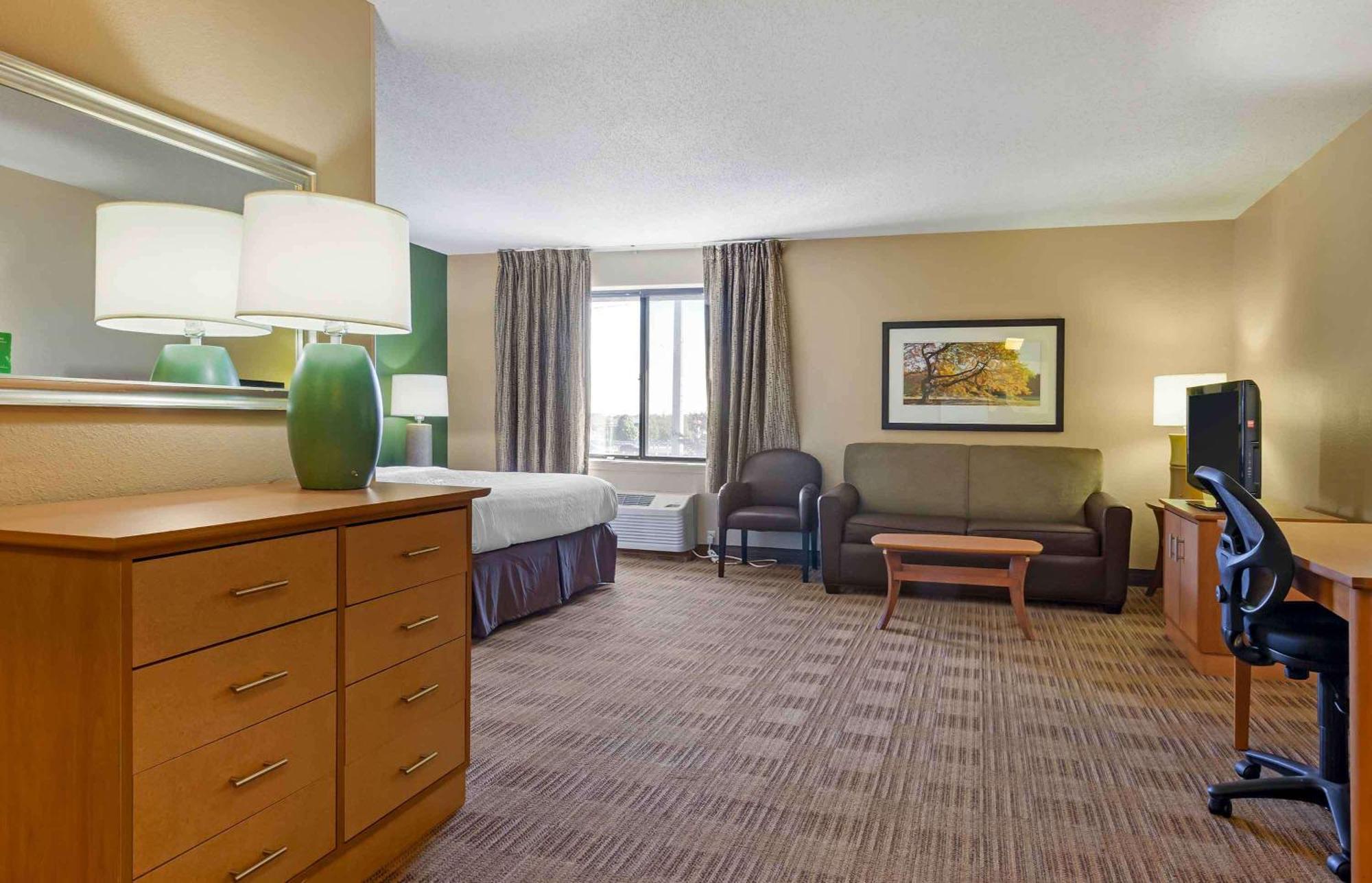 Extended Stay America Select Suites - Madison - Old Sauk Rd Екстер'єр фото