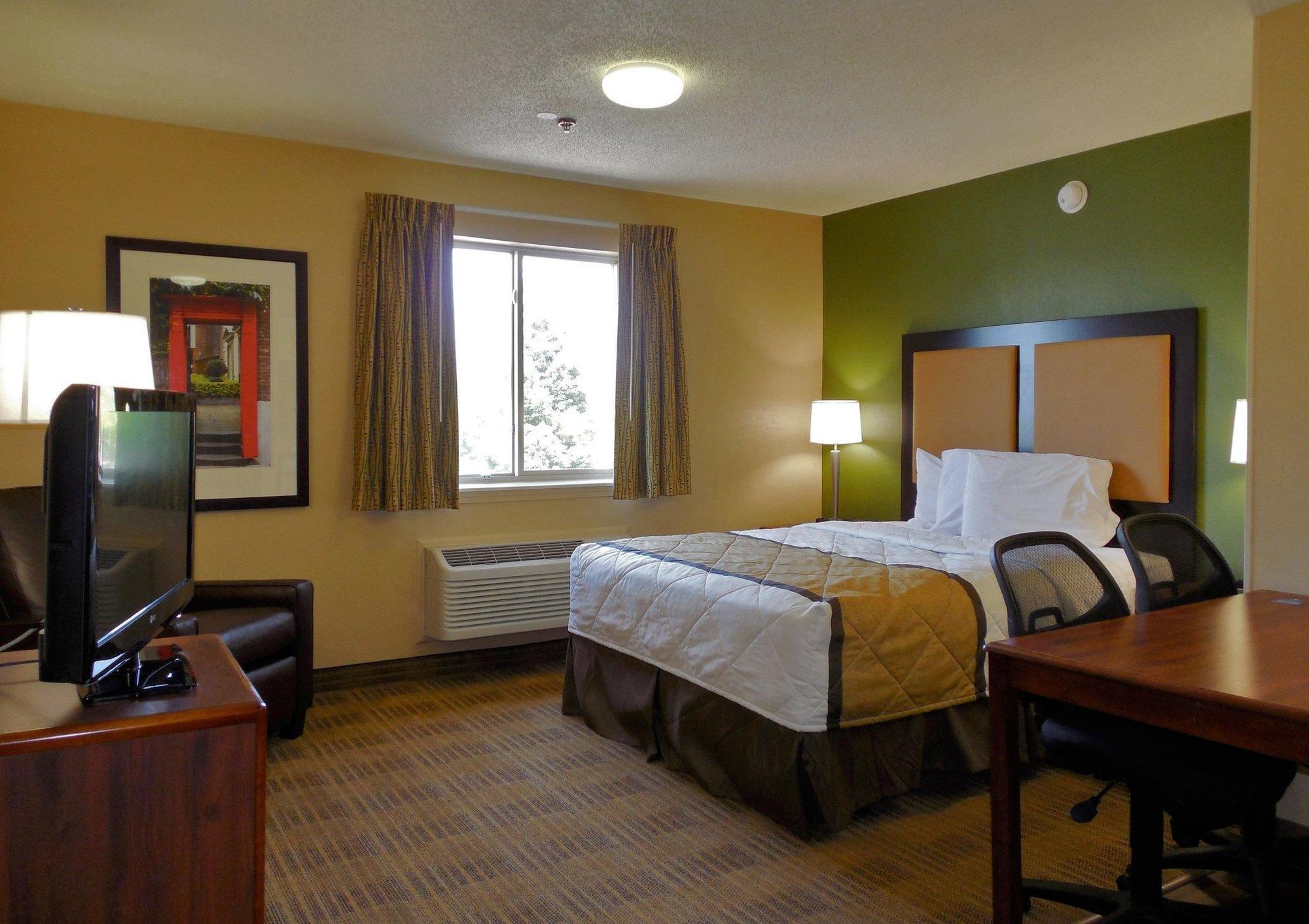 Extended Stay America Select Suites - Madison - Old Sauk Rd Екстер'єр фото