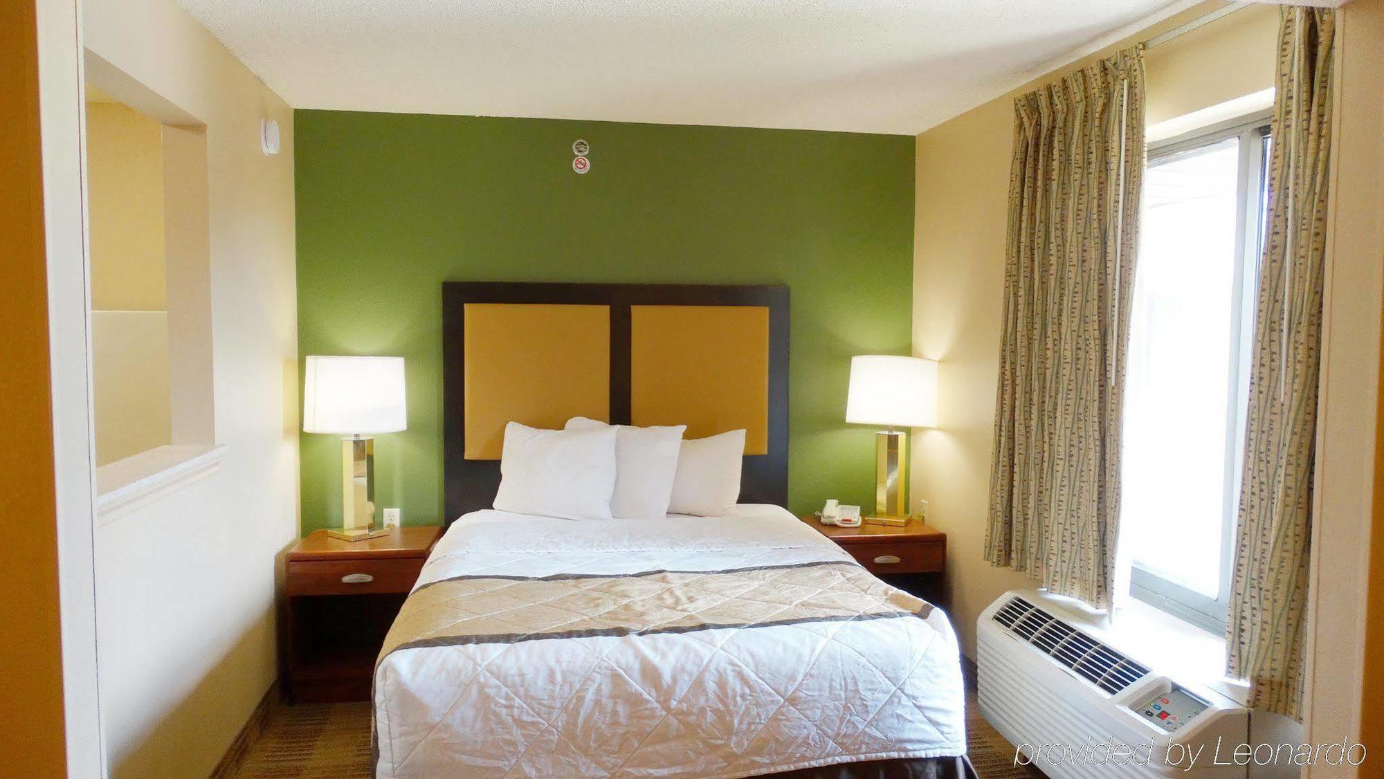 Extended Stay America Select Suites - Madison - Old Sauk Rd Екстер'єр фото