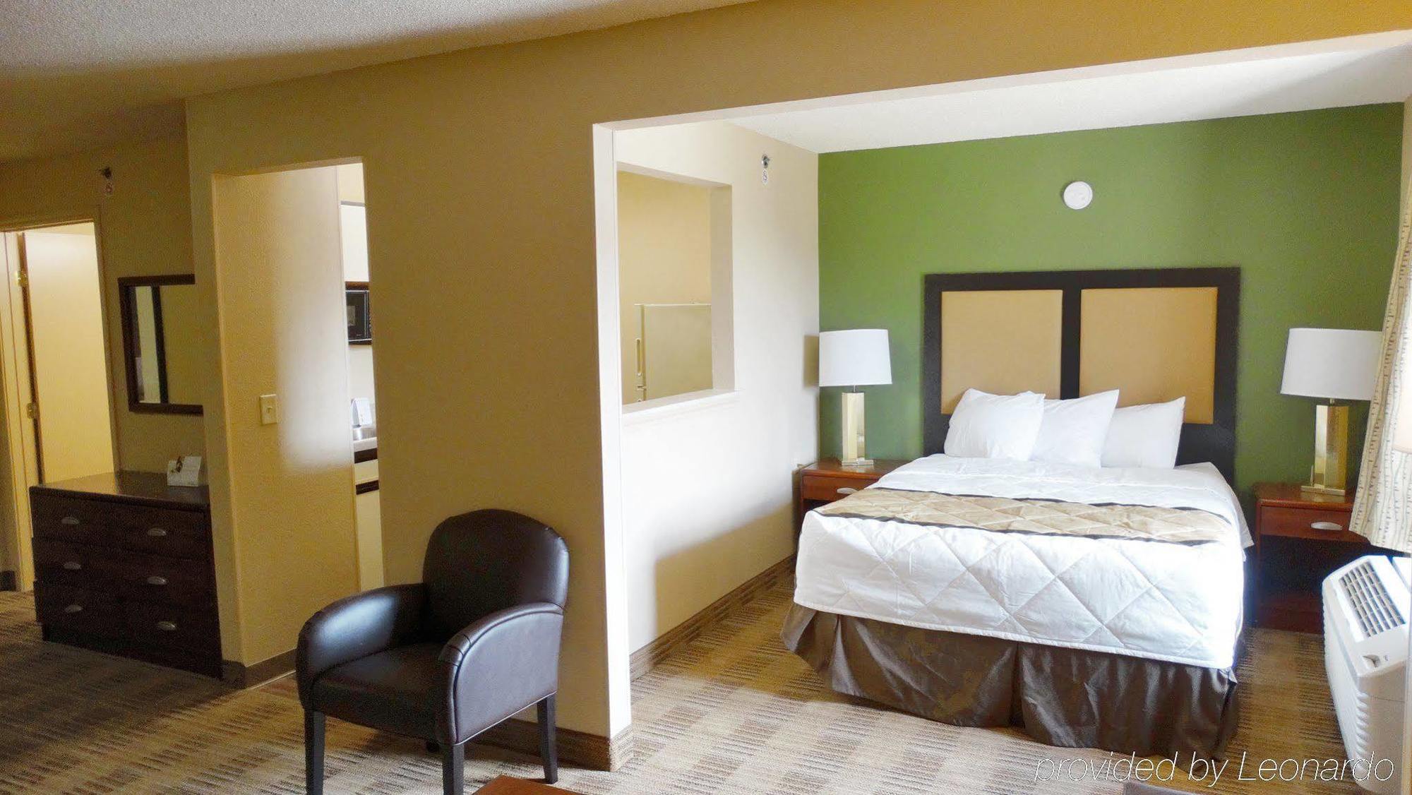 Extended Stay America Select Suites - Madison - Old Sauk Rd Екстер'єр фото